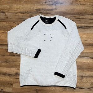 Nike tech fleece pro crewneck